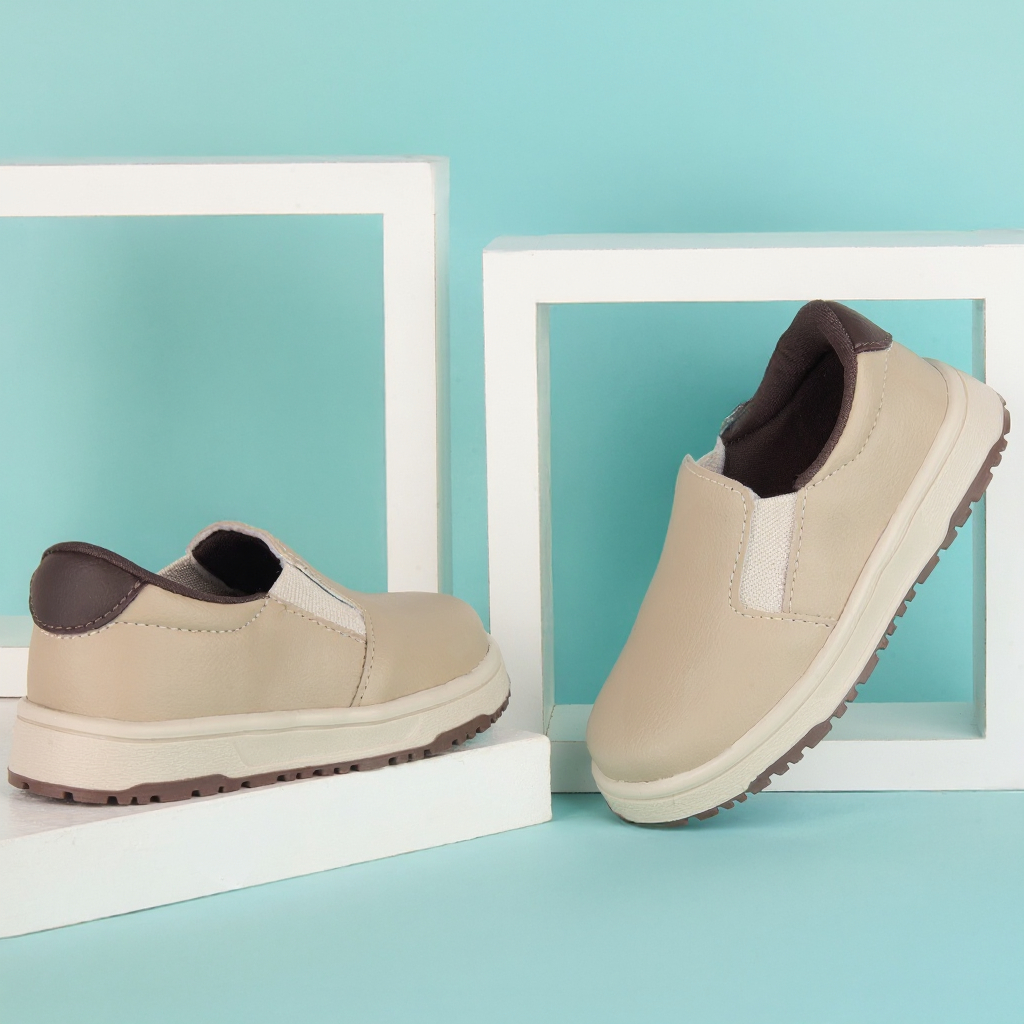 Tênis Lindy Kids Infantil Masculino Casual Calce Fácil Slip On castanho bege Confortável Estiloso