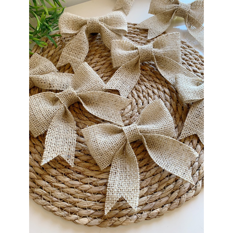 Laço de juta 12 x 12 cm e 8 x 8 cm  presente decoração e lembrancinhas acompanha fio juta para amarração