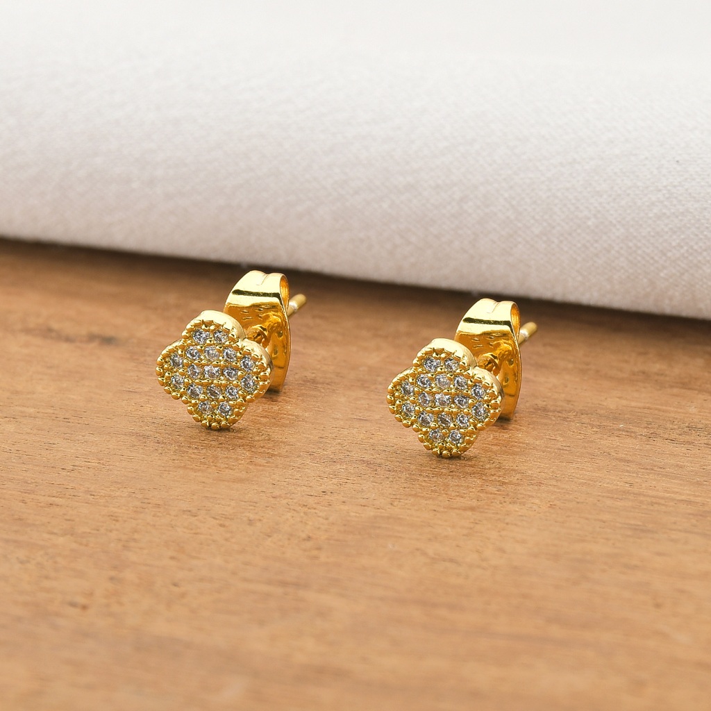 Brinco de Trevo Neymar Cravejado Banhado a Ouro Segundo Furo