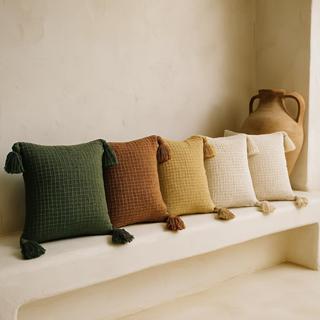 Capa de Almofada Boho Chic Piquet Algodão com Pompom 45x45cm em Oferta na Shopee