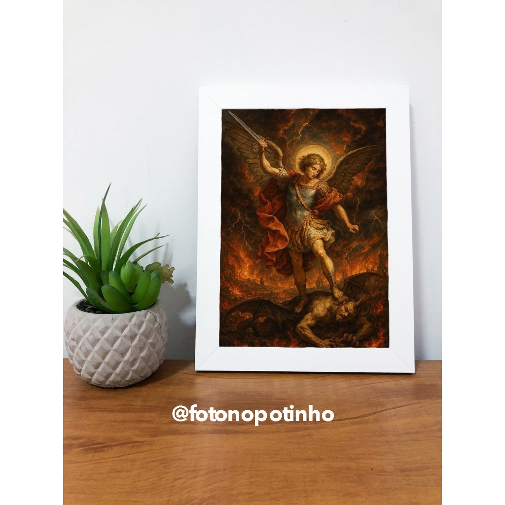 Quadro São Miguel Arcanjo anjo guerreiro moldura branca com vidro na frente 15x21