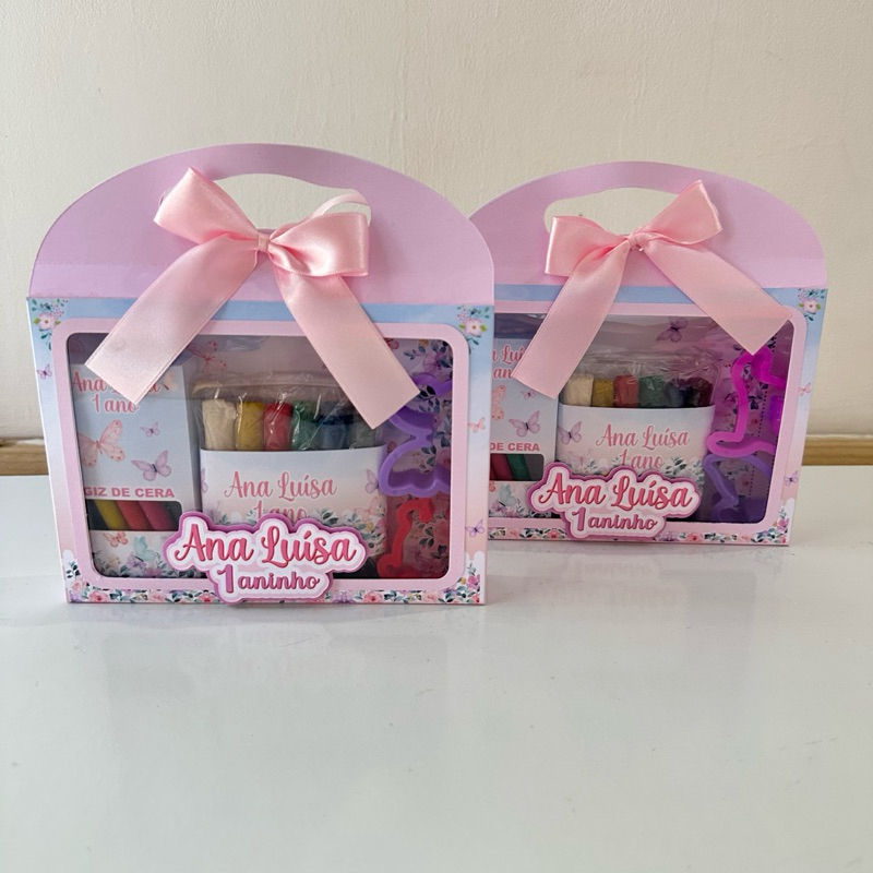 lembrancinha personalizada aniversário Kit diversão na maletinha Jardim das Borboletas - kit colorir - escolha seu tema