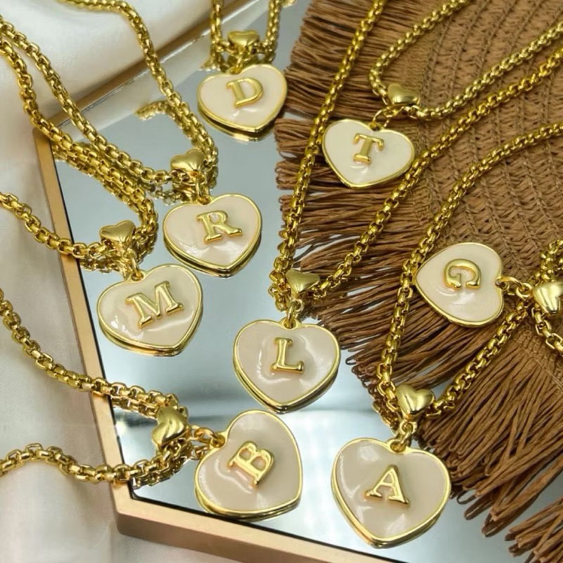 Colar semijoia banhado ouro 18K pingente coração resinado em Oferta na Shopee