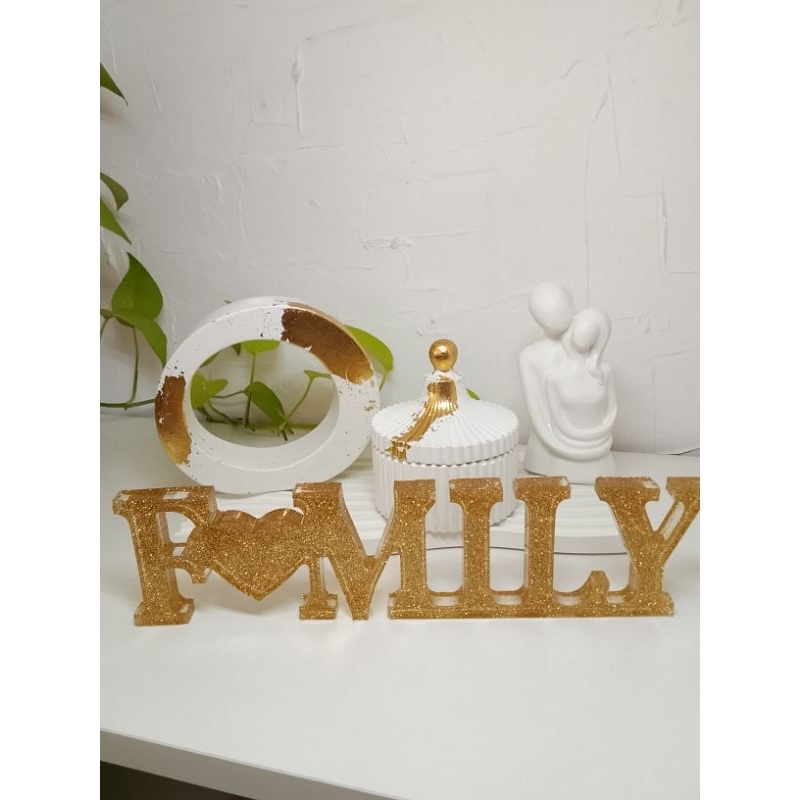 kit decorativo em concreto branco, vaso redondo,bandeja,casal apaixonado,porta jóia e letreiro em resina super luxo