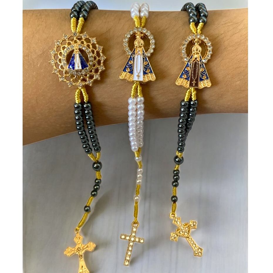 Terço de Pulso Nossa Senhora Aparecida Resplendor hematita e perolado com Strass Feminino em Oferta na Shopee