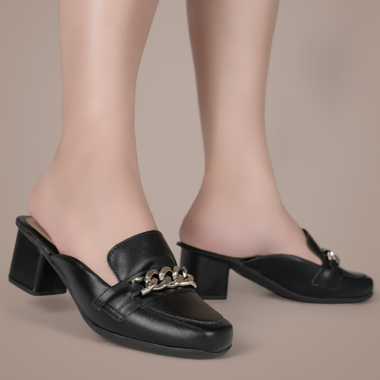 Mule Macerata Bico Quadrado com Salto Bloco Feminino Sapato Corrente da Moda Verão Ref: Q-1200