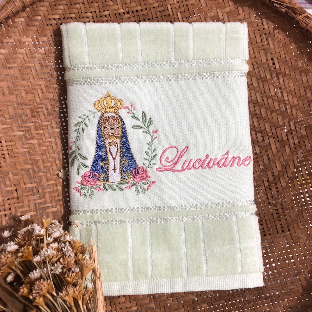 Toalha de lavabo Religiosa Santinhos Católicos Moldura Floral Nossa Senhora Aparecida