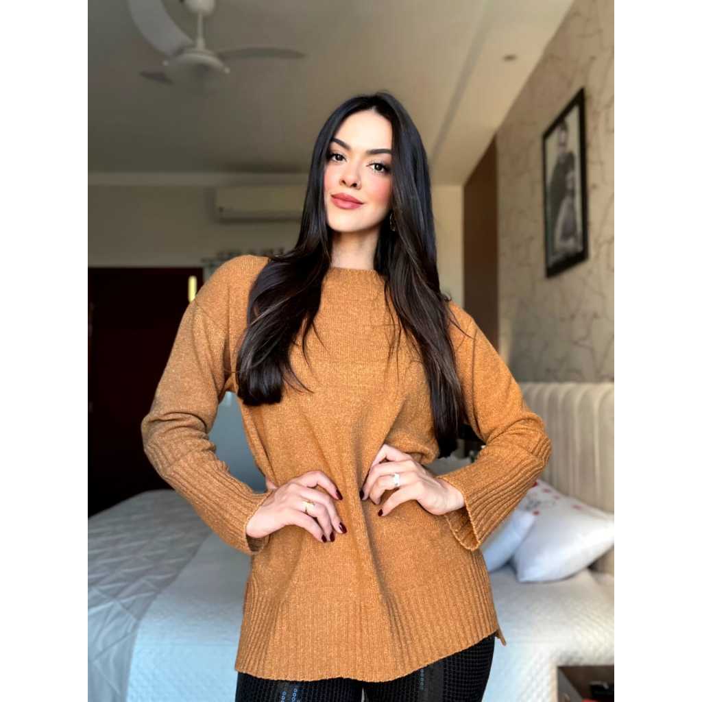 Blusa em Tricot  Tricô Mousse com Punho Canelado Gola Careca e Costas Mullet Moda Outono/Inverno