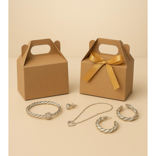 25 Caixinha Sacolinha Embalagem para jóias, bijuterias, doces, lembrancinhas. Caixa Mini Maletinha KRAFT em Oferta na Shopee