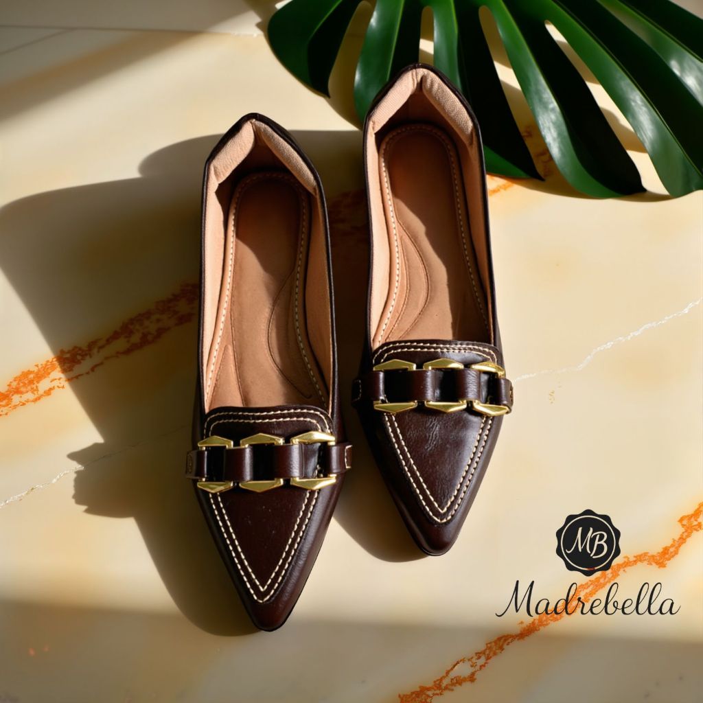 Sapatilha Feminina Bico Fino Napa Café com Enfeite Dourado | Talita - confortável, casual, elegante em Oferta na Shopee