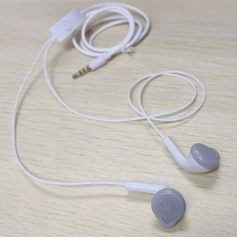 FONE DE OUVIDOS COM MICROFONE E CONTROLE DE AUDIO