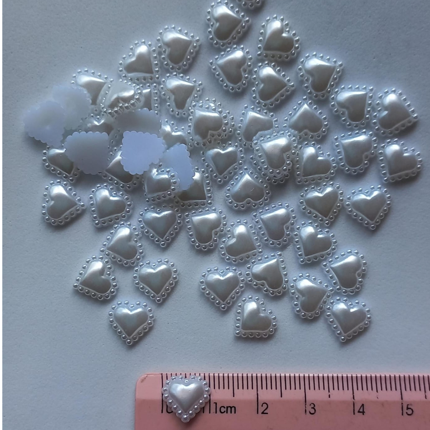 APLIQUE CORAÇÃO COM PEROLAS (10MM BRANCO) DE 50 À 250 PÇS em Oferta na Shopee