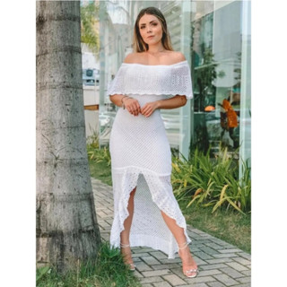 Vestido feminino branco com fenda trico