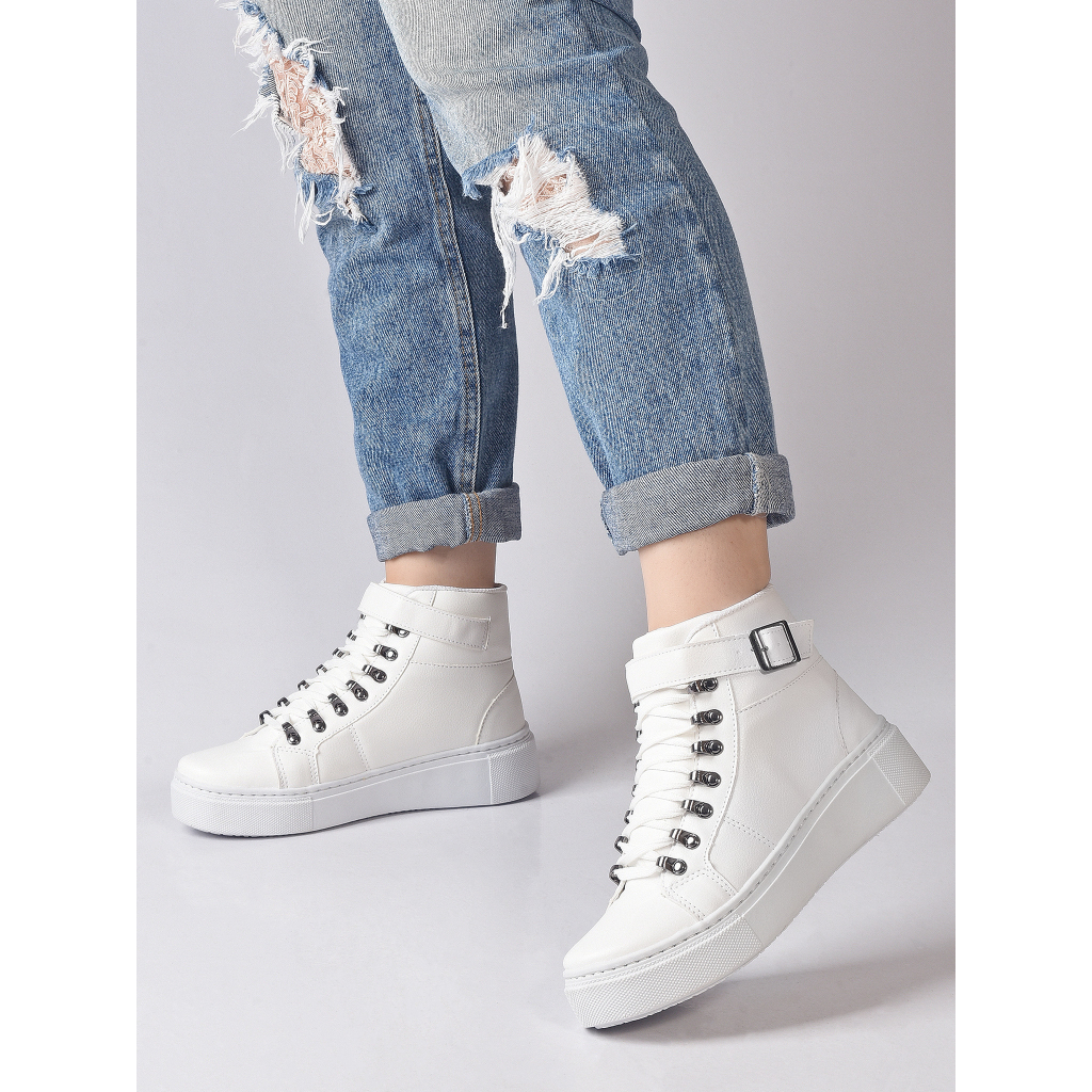 Tênis Botinha Feminino Branco Solado Alto Fivela Cano Médio