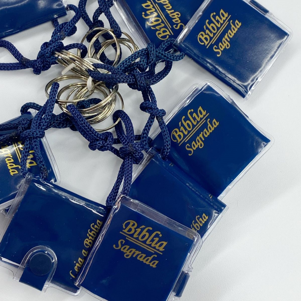 Chaveiro Bíblia Sagrada, Kit com 60 pçs. azul escuro em Oferta na Shopee