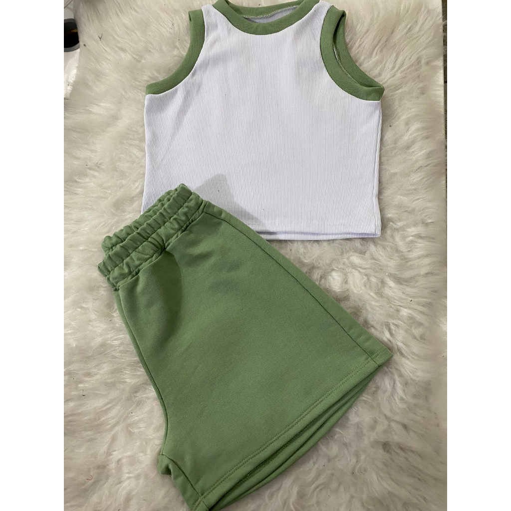 Conjunto  fabi shorts e moletinho e  cropped Ribana  moda feminina. em Oferta na Shopee