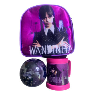 Kit Infantil Mochila Wandinha Bola com Brinquedo surpresa e Caneca Personagens