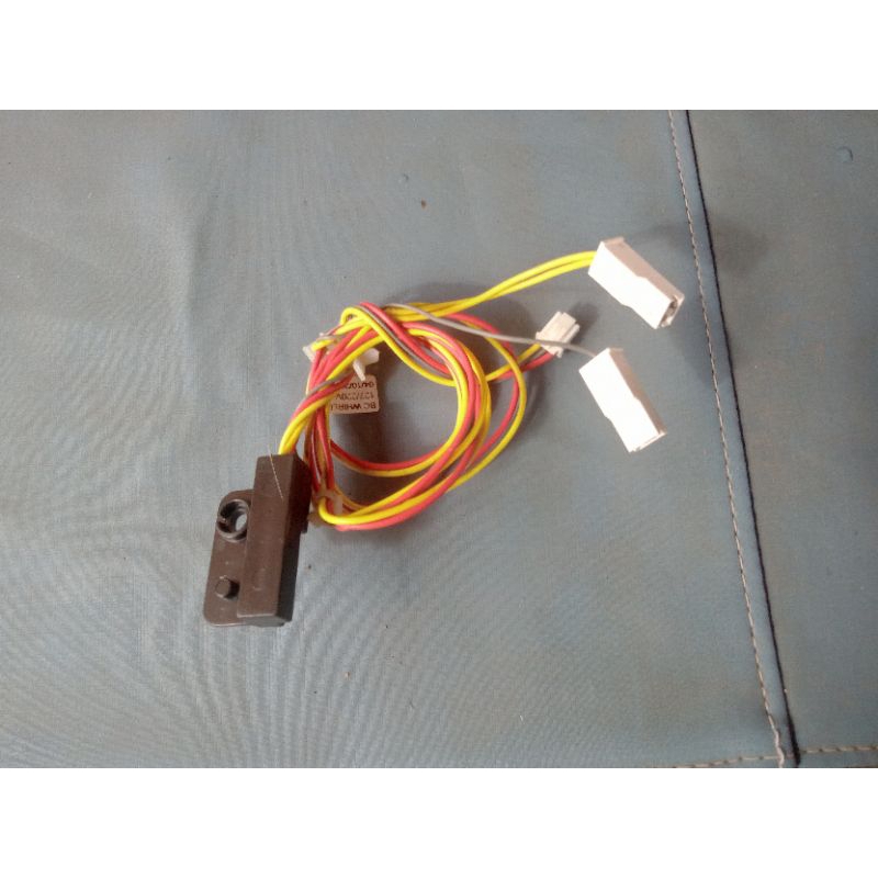 Sensor da tampa da lavadora Brastemp Bwb08a usado