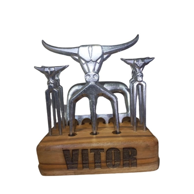 KIT GARRA E TRIDENTE PARA CARNES DE CHURRASCO PERSONALIZADO
