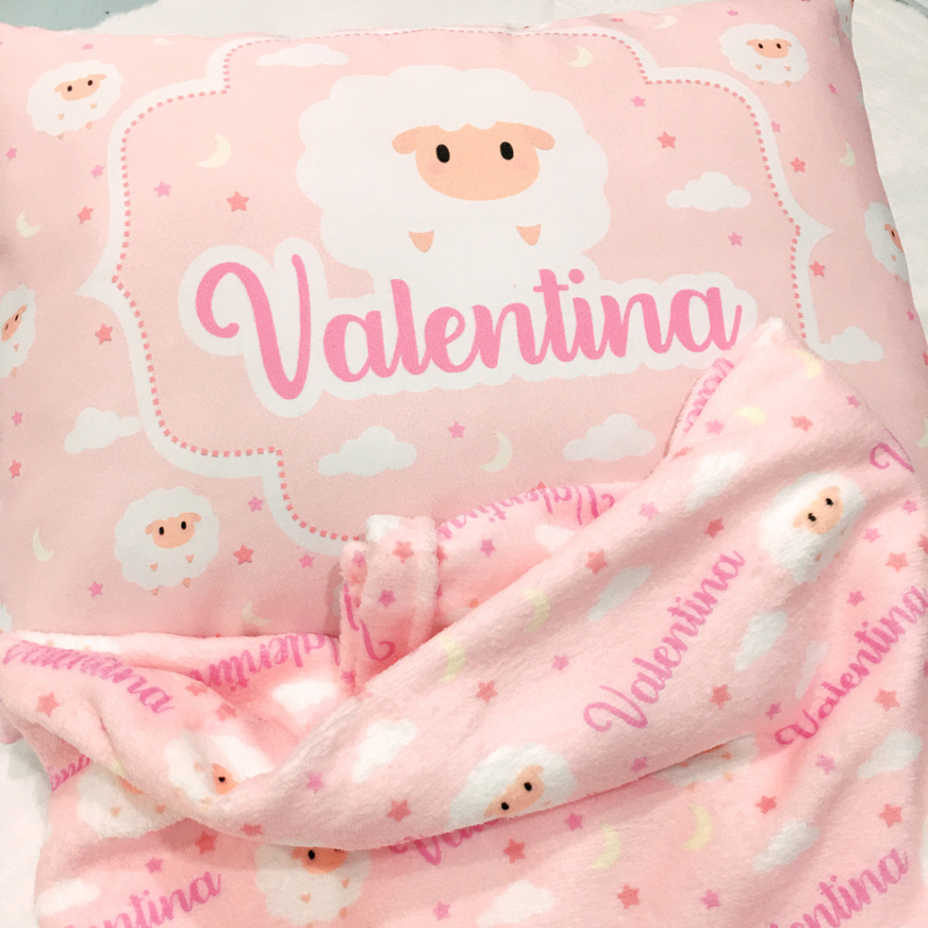 Kit ovelhinha cute manta bebe + travesseiro personalizado nome -  Mantinha Cueiro Fleece 100x75 Antialérgico
