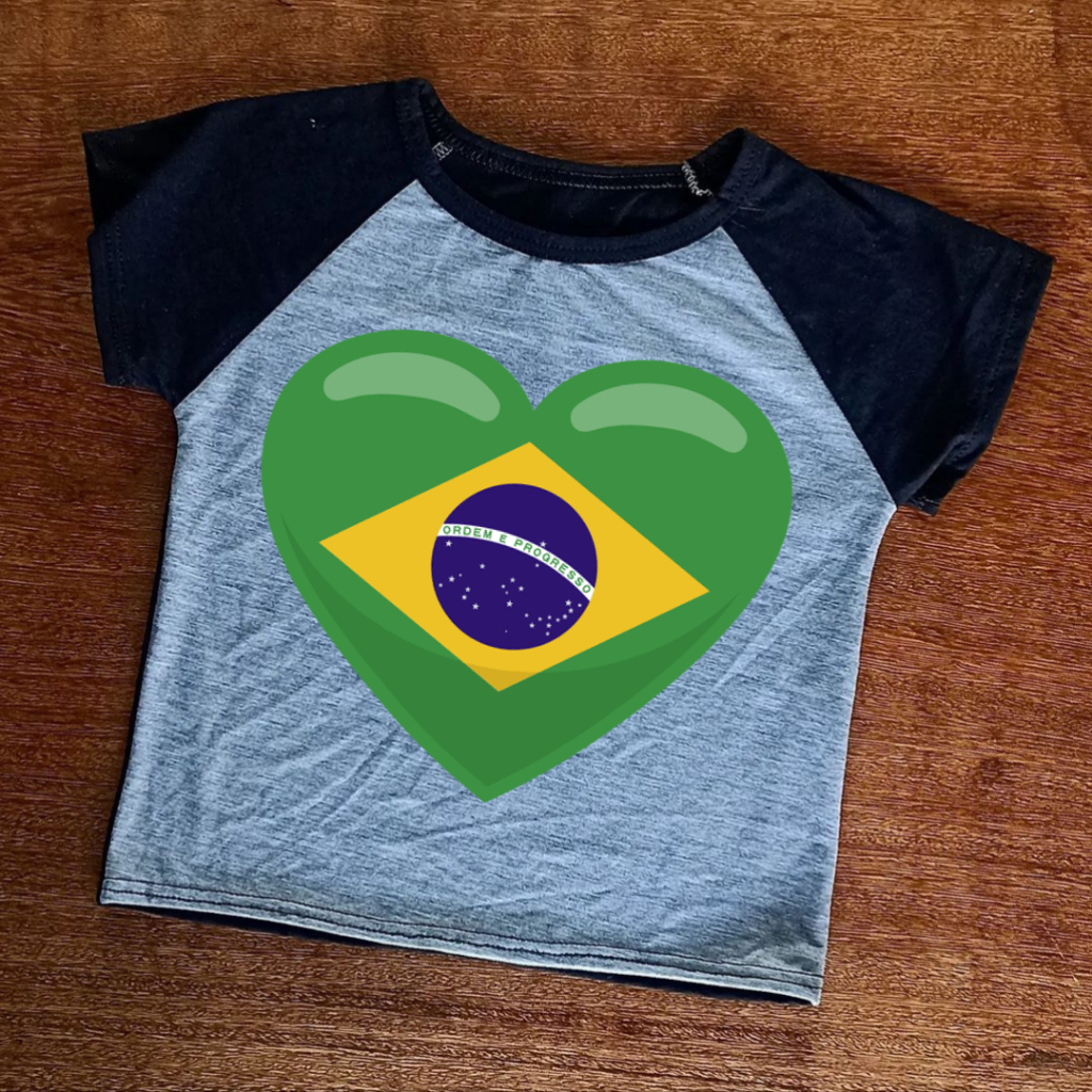 Camiseta do Brasil com Coração - Infantil Unisex