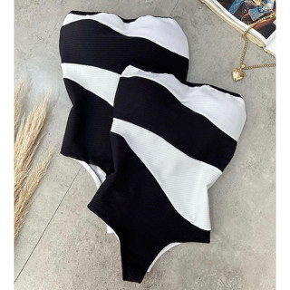 Body Feminino Tomara que caia com Bojo Bicolor preto e branco Verão