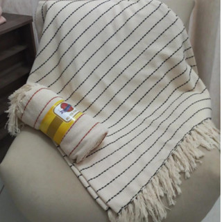 MANTA PROTETORA E DECORATIVA COR NATURAL COM LISTRA FINA E DELICADA EM ALGODÃO