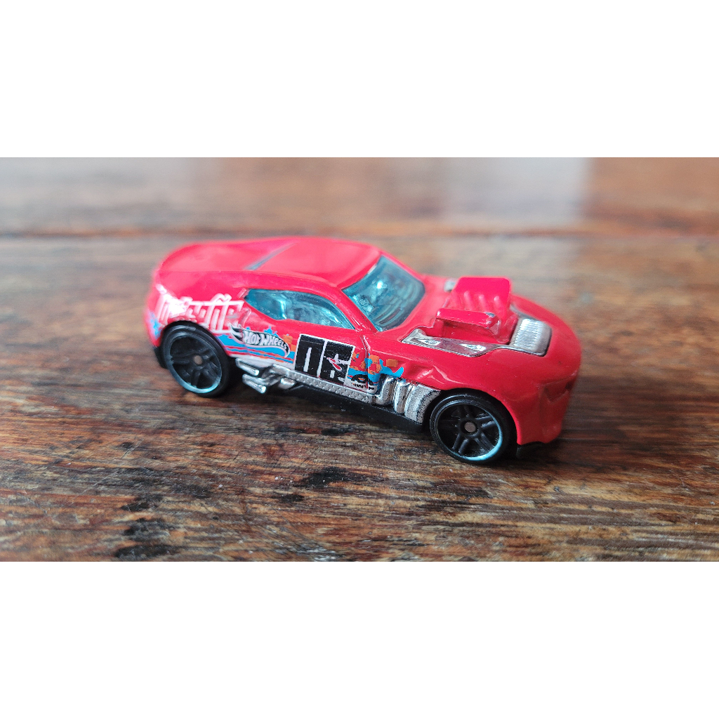 Hot Wheels com Detalhes - Twinduction Vermelha - HW Stunt 2013 (Fora da Embalagem) - Main Line 1:64