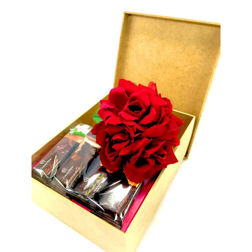 Presente Aniversário Chocolates Cacau Show Flores Caixa Madeira presente mulher, presente esposa, presente namorada, presente dia dos namorados, buque de flores, buque de rosas com chocolates,, presente lindo, amante, madrinha, sogra, presente romantico