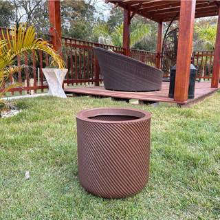 Vaso para Plantas Decorativo em Polietileno Moderno M Bojo Vertical Luxo