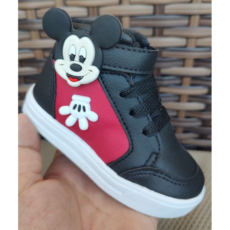 tênis infantil menino Mickey cano longo.