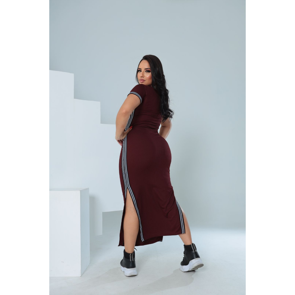 Vestido Longo Canelado Fenda Lateral  Manga Curta Modelo Tubinho