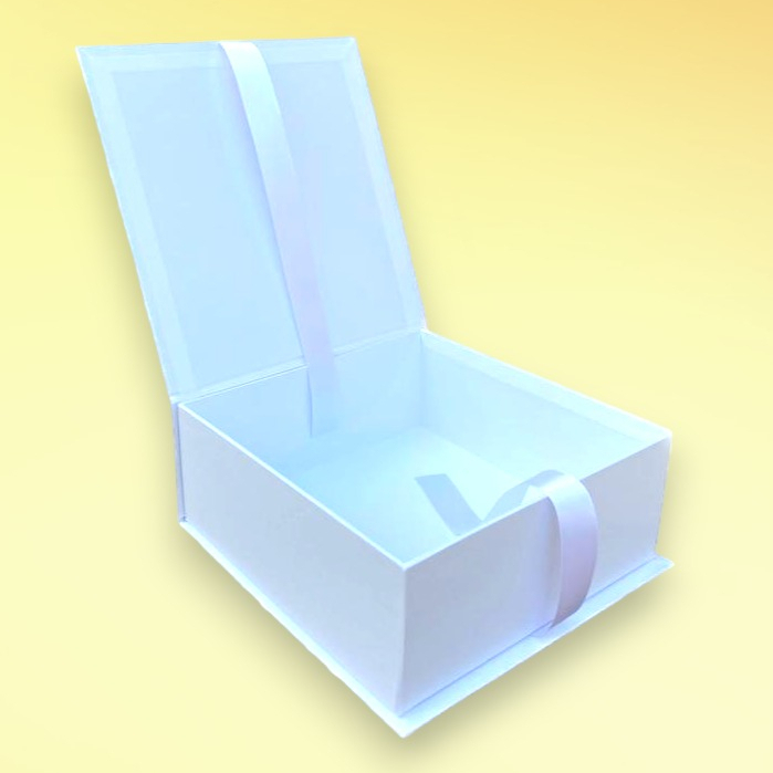 Kit 2 Caixas Cartonadas Modelo Livro 20x20x9 com Fecho de Fita de Cetim em Oferta na Shopee