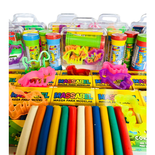 20 Maleta Maletinha + 20 Bolha De Sabao + 20 Cortador Molde + 20 Massinha de Modelar Kit Lembracinha em Oferta na Shopee
