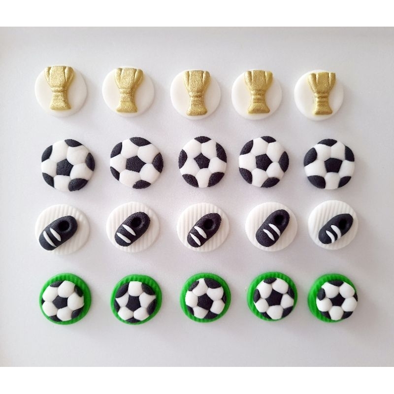 Apliques 2,5 cm de pasta americana Tema Futebol- 25 unidades