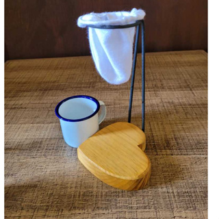 Mini coador de café + filtro (base coração) + caneca branca 150 ml em Oferta na Shopee