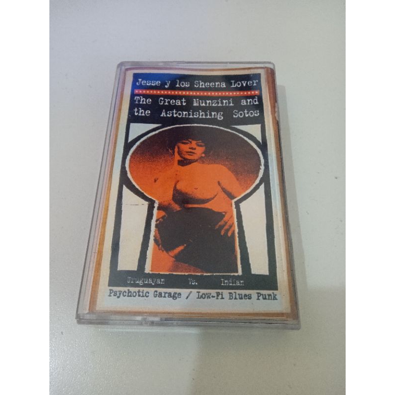 K7 split - Jesse y Los Sheena lover / the great munzini and the astonishing Sotos, garage punk Argentina/ Índia, novo