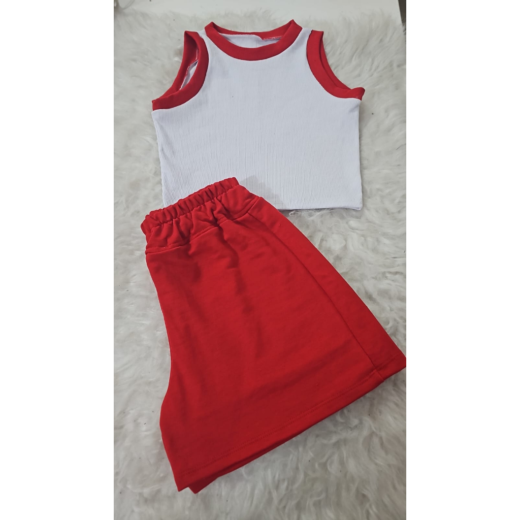 Conjuntp Fabi Bermuda Moletinho mais cropped em ribana modelo verao 2023/2024.
