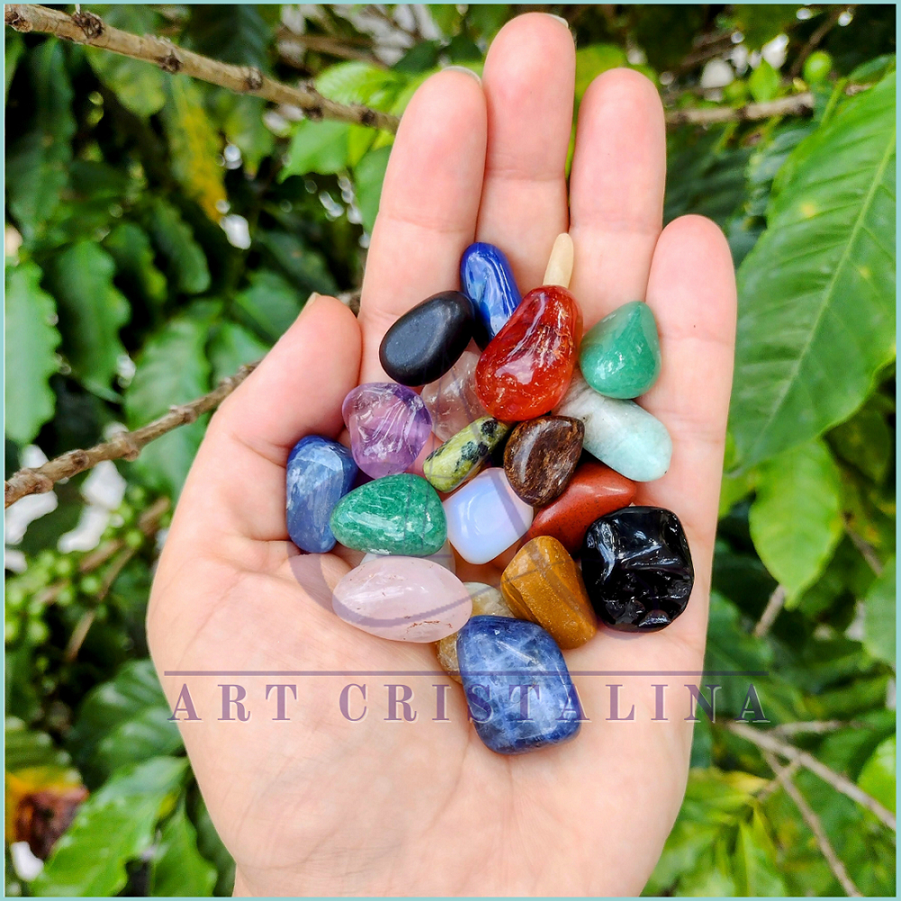 Kit de 20 Cristais Naturais: Pequenas Maravilhas para Equilíbrio Energético, Pedras naturais, diferentes tipos de Quartzos e Jaspes, tambem Ametista, Pirita, sodalita, amazonita...