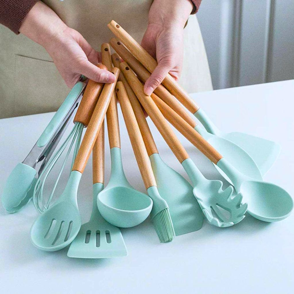 Kit 12 Peças Utensílios Cozinha Silicone Maciço Com Cabo De Madeira Colheres Super Praticas