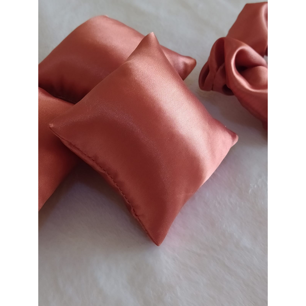 Kit 14 Almofadinha Para Pulseira, Relogio, Semi Joias 8x8 em Oferta na Shopee