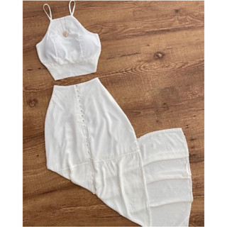 conjunto cropped e saia longa fenda e botões branco