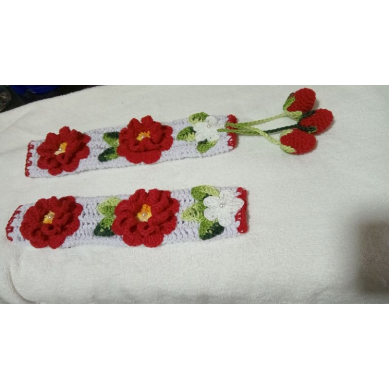 puxador de geladeira ou fogão de crochê com flores/puxador de geladeira ou fogão borboleta de crochê