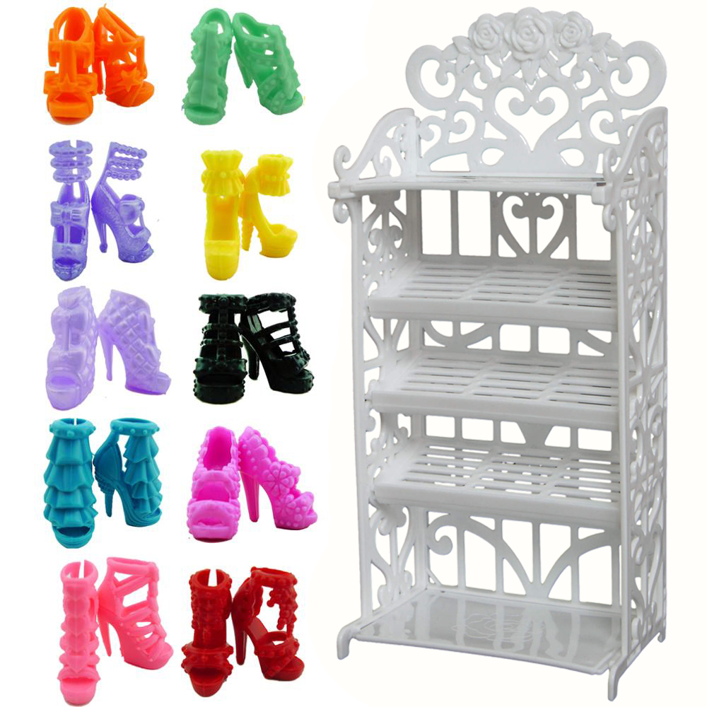 Kit com 40 Pares de Sapatos para Bonecas Aleatório Sandália Bota Salto Alto Chinelo Mini Sapateira - Sheilinha Confecção