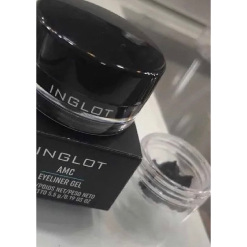 Delineador Inglot Cor 77 - 2g do produto.