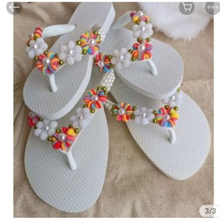 TRAMA DE PÉROLAS PARA CHINELO NÃO ACOMPANHA CHINELO.