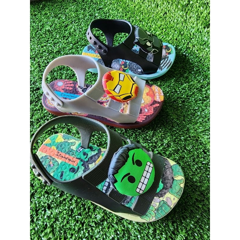 Sandália Infantil Menino Ipanema Vingadores Hulk Gato preto Homem de Ferro Chinelo Baby Marvel Super macia