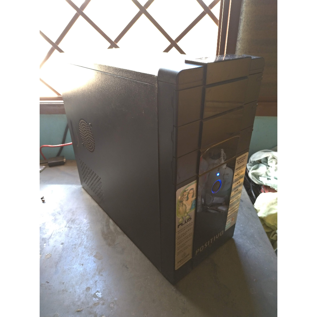 CPU Core 2 Duo E8400 3.00GHZ 2gb HD 500gb Som Usb Windows 10