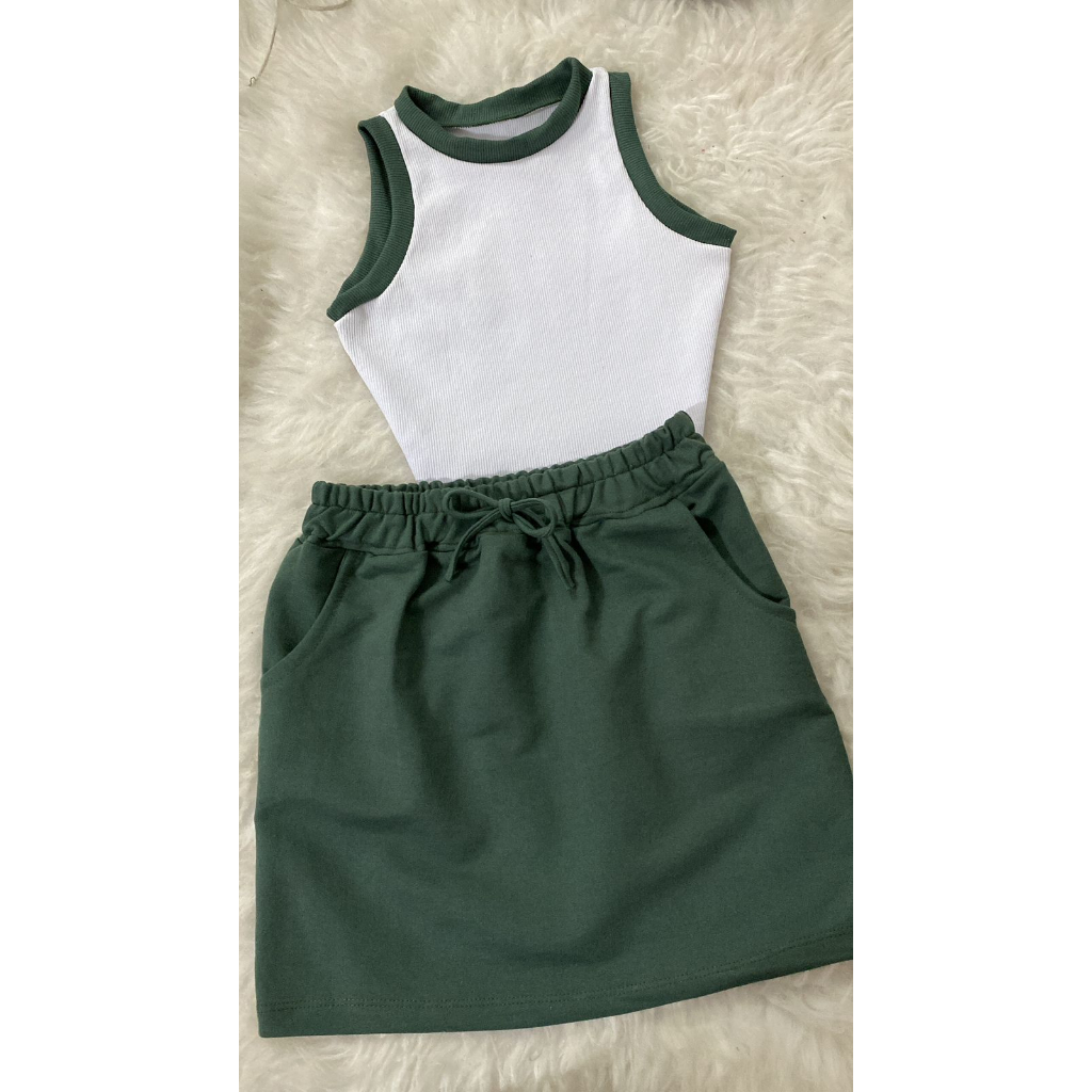 CONJUNTO GRINGO Saia Gringa mais cropped ribana  CONJUNTO FRESQUINHO E LEVE SUPER MODERNO.