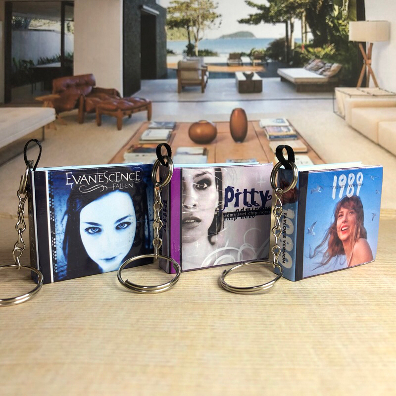 Chaveiros em formato de mini álbum,Cd, livro, / lana del rei/Rihanna/personalizados/pitty